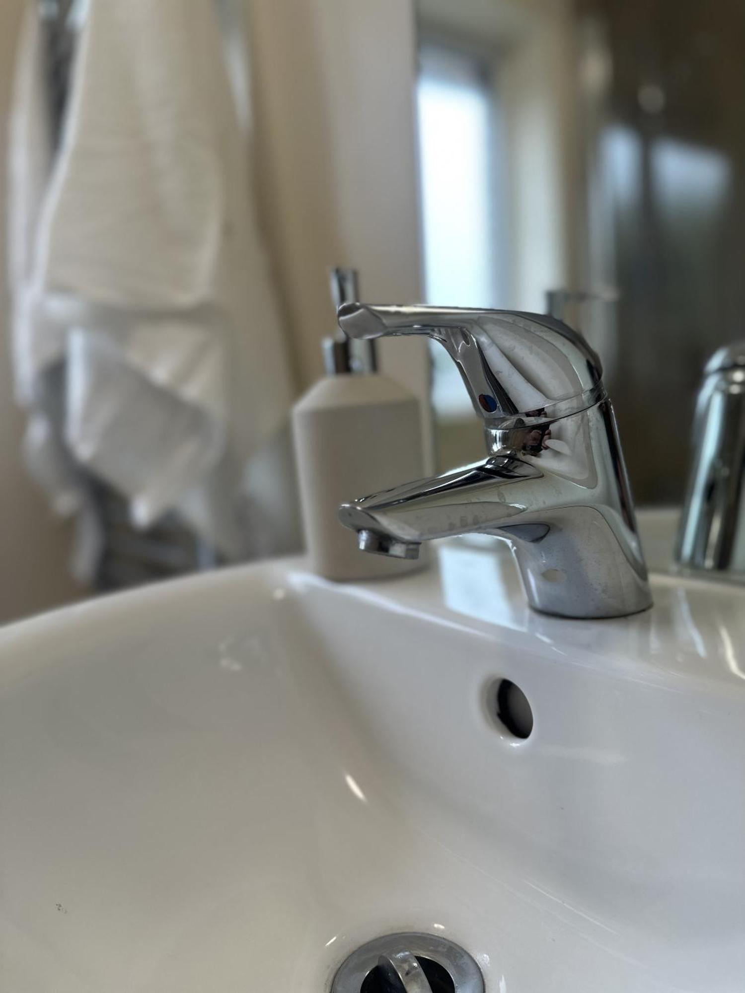 2 Bdr City Centre Apartment With Parking Cardiff Zewnętrze zdjęcie