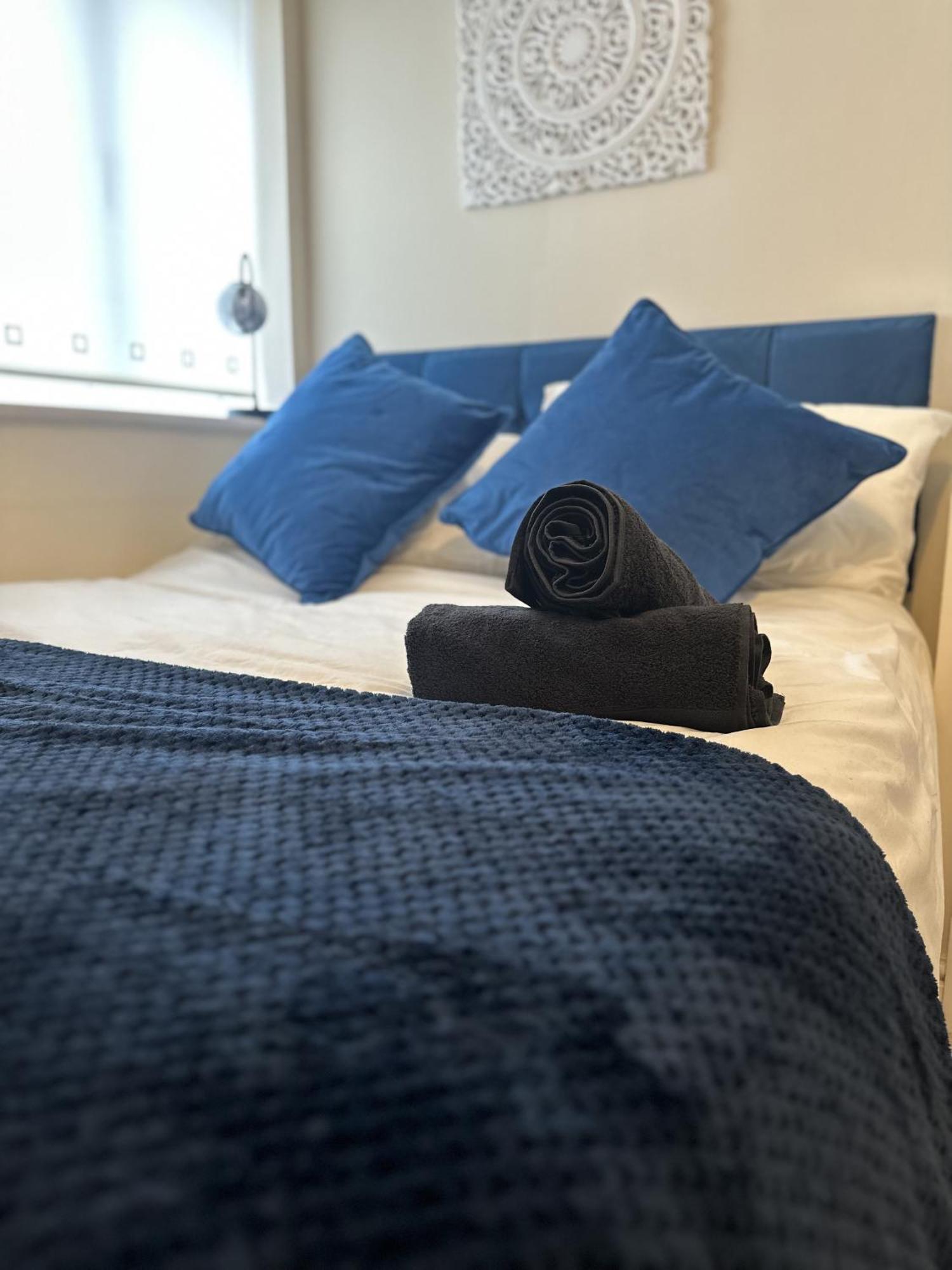2 Bdr City Centre Apartment With Parking Cardiff Zewnętrze zdjęcie