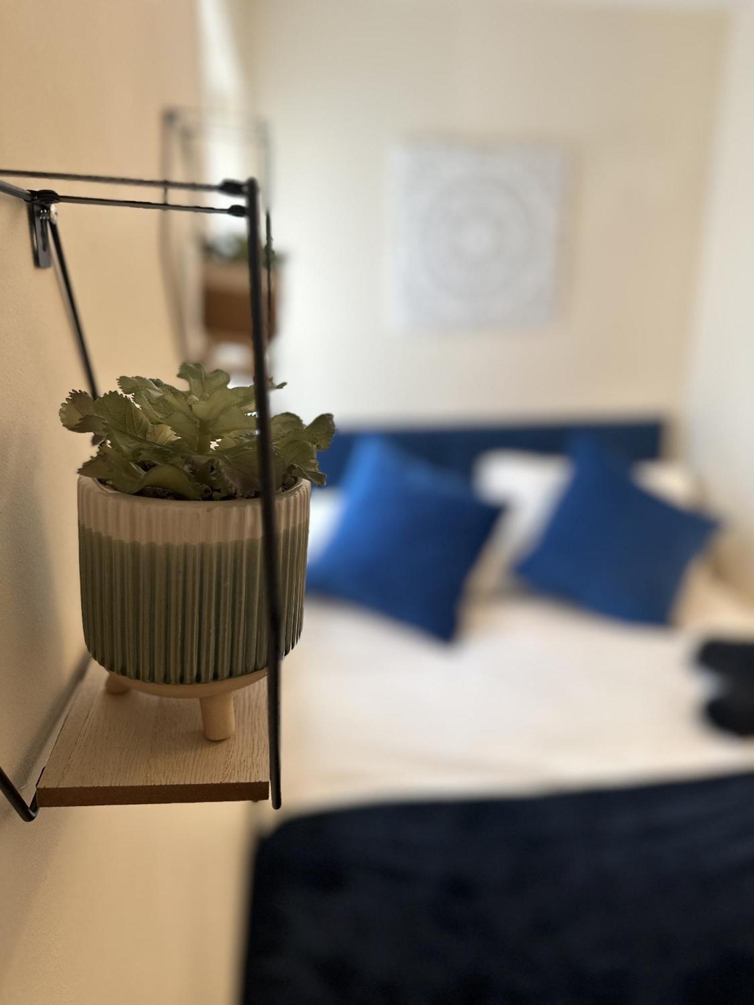 2 Bdr City Centre Apartment With Parking Cardiff Zewnętrze zdjęcie