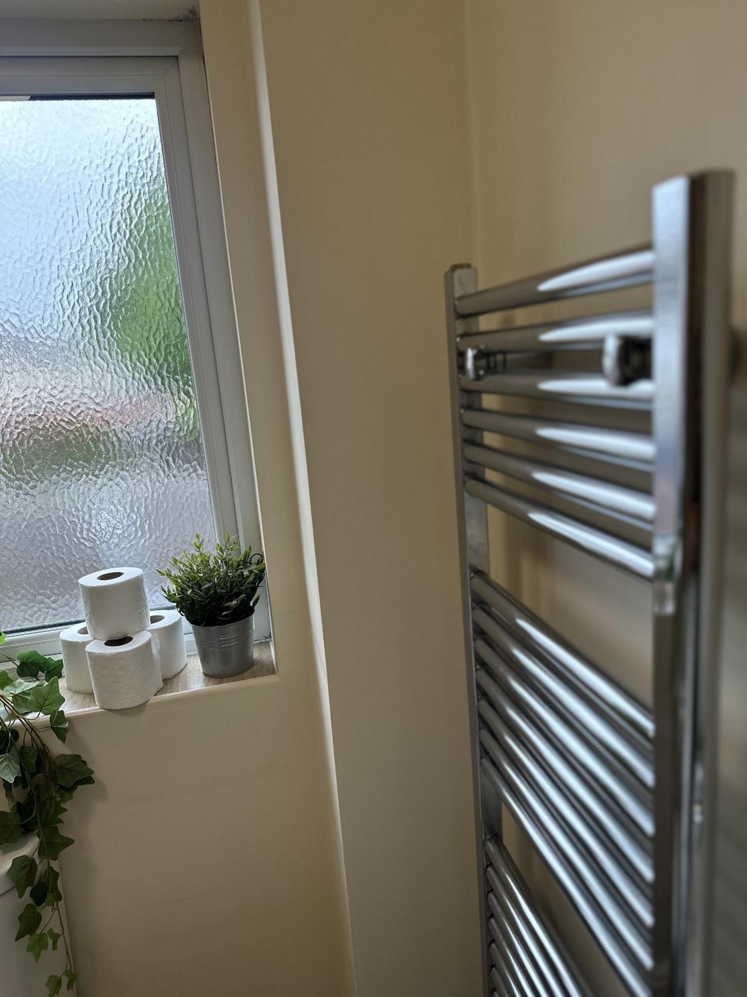 2 Bdr City Centre Apartment With Parking Cardiff Zewnętrze zdjęcie