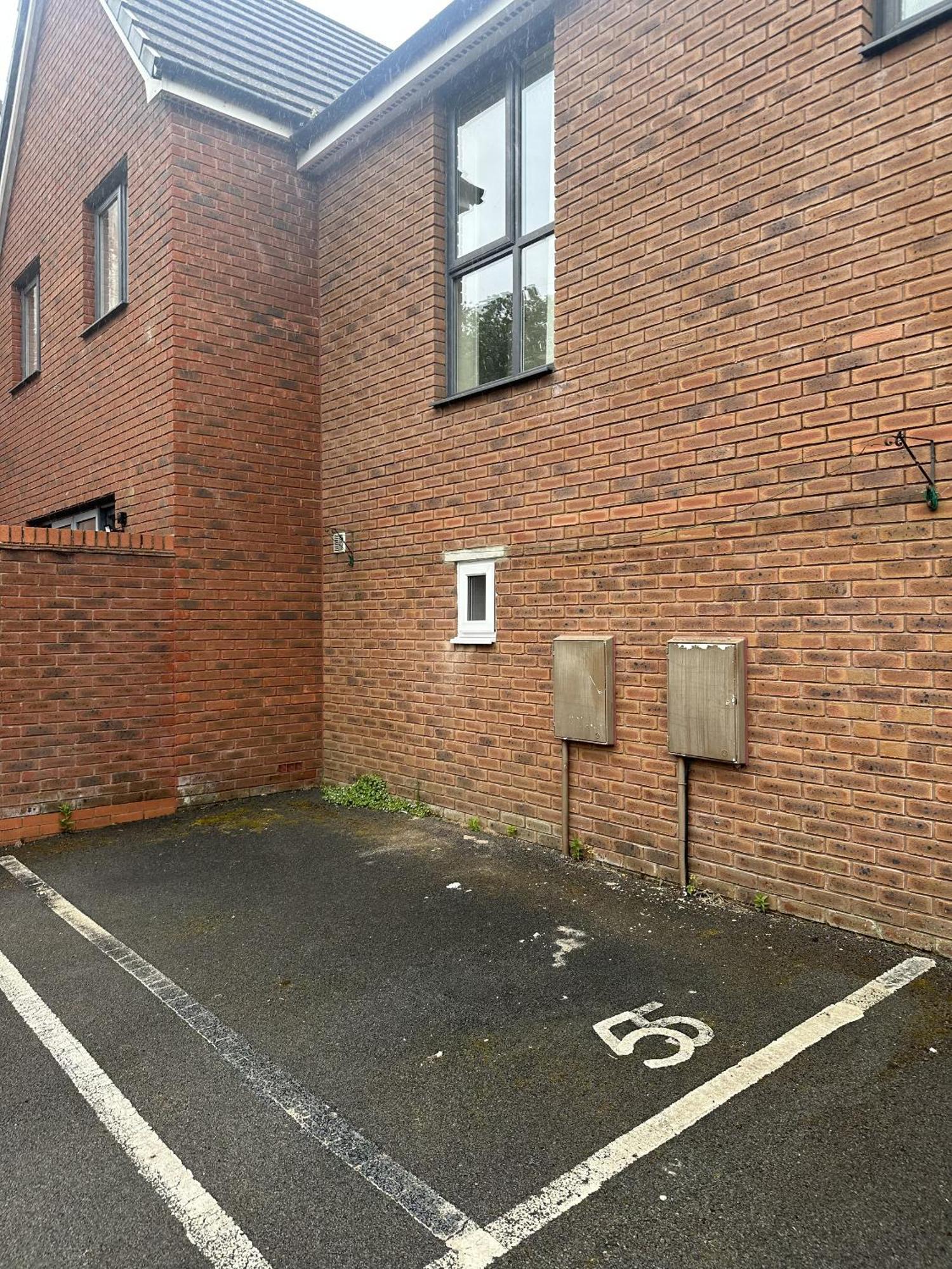 2 Bdr City Centre Apartment With Parking Cardiff Zewnętrze zdjęcie